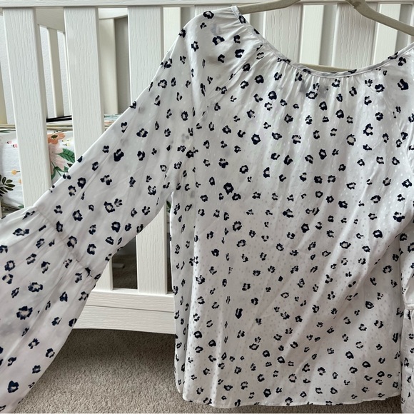 BELLDINI animal print bell sleeve top - Picture 6 of 9